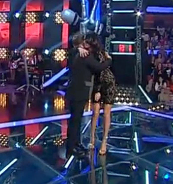 Pavel Bartoş şi Nicoleta Luciu, la Vocea României (captură Pro TV)