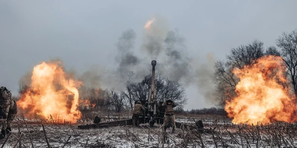  Soldați ucraineni în Donețk - artilerie - razboi in Ucraina FOTO Profimedia