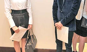 Larisa (32 de ani) şi Bogdan (24 de ani) speră să ajungă însoţitori de bord jpeg