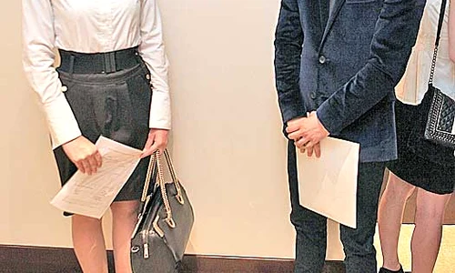 Larisa (32 de ani) şi Bogdan (24 de ani) speră să ajungă însoţitori de bord jpeg