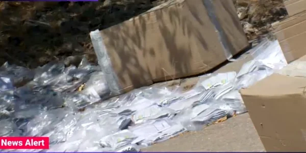 calarasi cutii cu teste SARS CoV-2 gasite pe un camp FOTO Captură Digi 24
