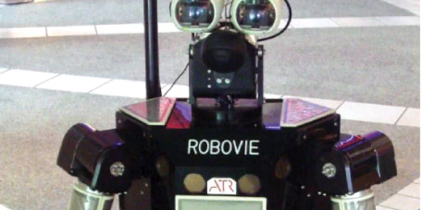 „Ziua Roboţilor inteligenţi" organizată în cadrul Universităţii „Babeş-Bolyai"