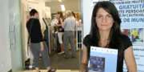 Corina Goran, studentă la Business, a fost la un târg de slujbe, chiar în ziua licenţei. Adevărul