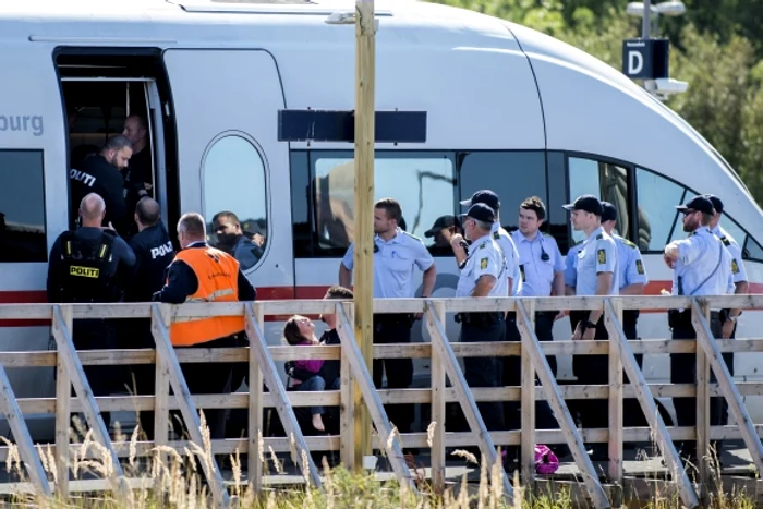 Autoritățile au evacuat imediat garaFoto: AP