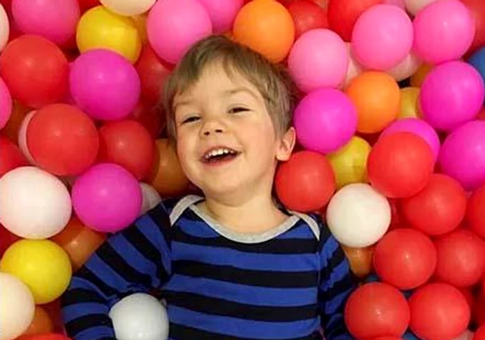 Ce a decis prima instanță în cazul medicilor trimiși în judecată pentru moartea unui copil de doi ani. Dosarul ținut la sertar șapte ani se prescrie în 2026