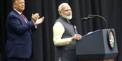 Narendra Modi si Donald Trump la un miting din Texas SUA FOTO AFP