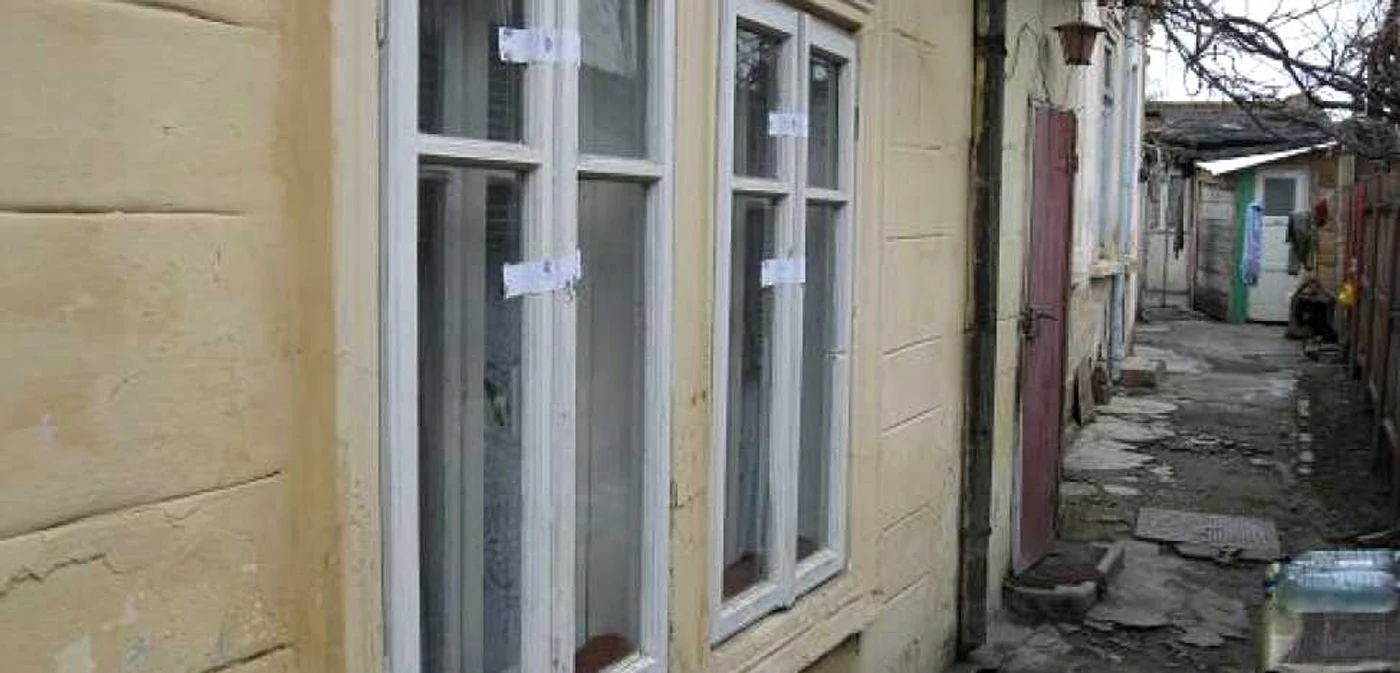 Locuinţa unde a fost găsită Felicia Chiscăneanu în stare de comă a fost sigilată de poliţişti în vederea prezervării urmelor