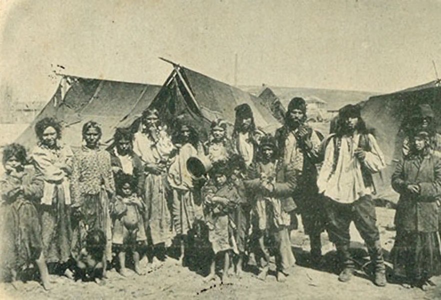 500 de ani de sclavie, istoria ignorată a romilor din România. Istoric: "Fete de etnie romă, de 10-11 ani, erau vândute pe cai sau pe vaci"