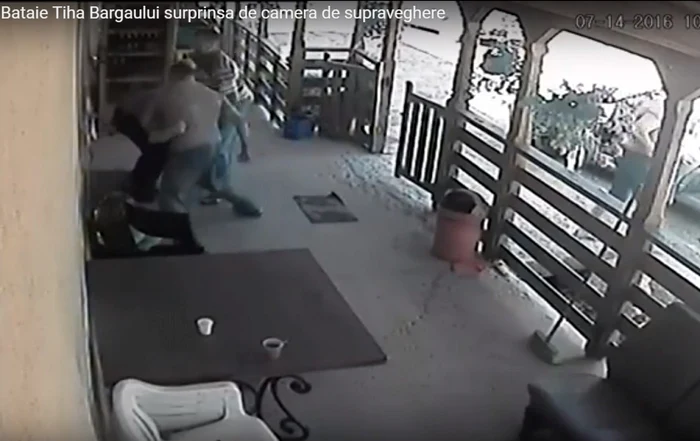 Titus Resvanţă a fost bătut cu pumnii şi picioarele de către un pădurar şi fratele său FOTO: camere supraveghere