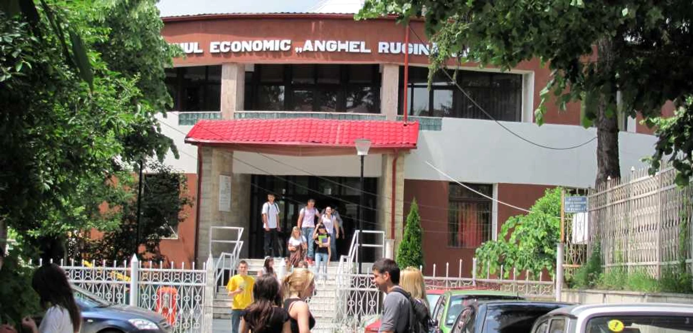 În școlile din județ au loc zilnic agresiuni între elevi