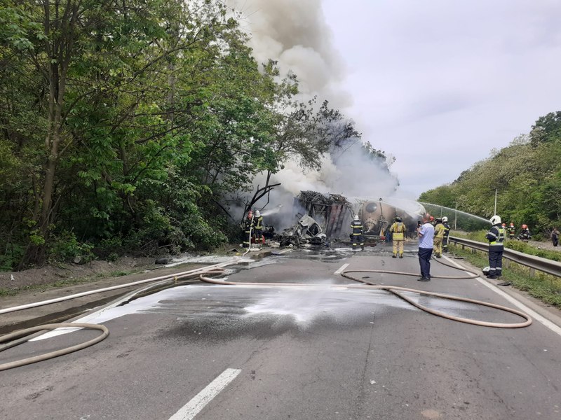 Grav accident între un TIR și o cisternă pe Șoseaua de Centură a Capitalei