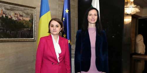 Ministrul român de Externe Luminița Odobescu cu vicepremierul și ministrul de Externe Maria Gabriel jpeg