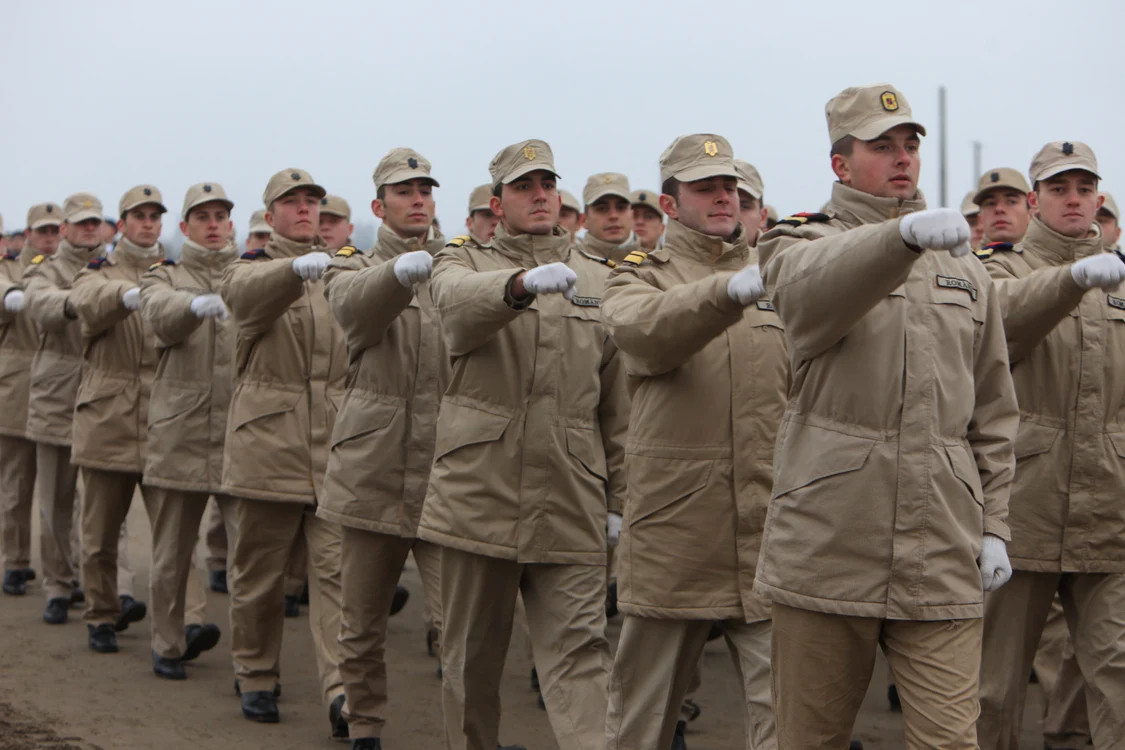 Mulți din militarii care defilează au luptat peste hotare