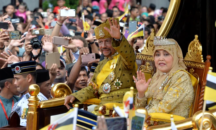 Sultan Hassanal Bolkiah și soția sa, Istana Nurul Iman   profimedia 0352034293 jpg