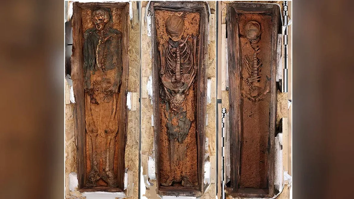 Mormintele a trei vânători de balene care au fost îngropați în arhipelagul norvegian Svalbard în secolul al XVII-lea (© Loktu, Brødholt, 2026, PLOS One; CC-BY 4.0)