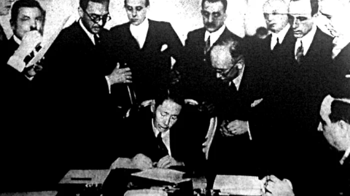 Nicolae Titulescu semna un tratat cu URSS