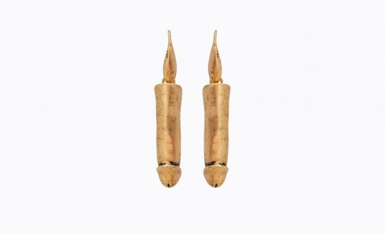 Cercei-penis marca Yves Saint Laurent