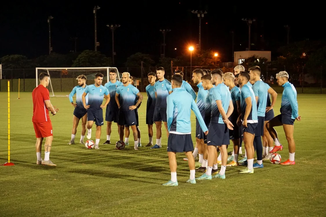 
    Fotbaliștii români au avut puțin timp să pregătească turneul olimpicFoto: frf.ro  