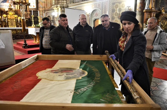 Steagurile au revenit în Biserica Millenium din Timișoara FOTO Facebook/Biserica Millenium