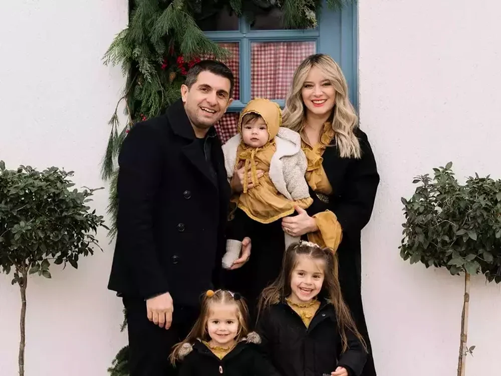 Se mărește familia Laurei Cosoi / foto: Social media