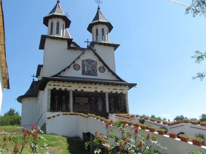 Bisericuţele din nuiele din Dobrogea - Mănăstirea Strunga judeţul Constanţa 