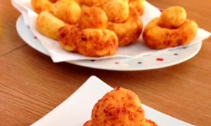 papanasi cu smantana si finneti jpeg