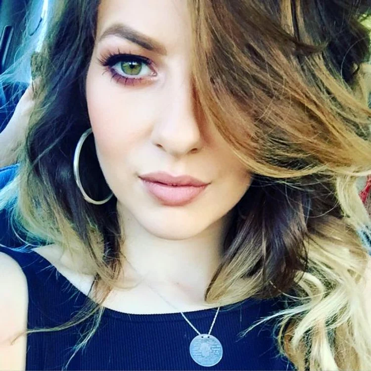 
    Lidia Buble a intrat în gura Iuliei Albufoto: arhiva personală  