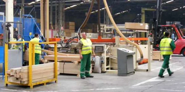 Alba: 40 ani de producţie a plăcilor fibro-lemnoase la Sebeş