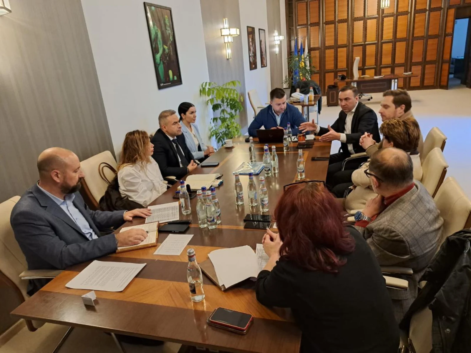 Ministrul Energiei, după discuții cu Ciucu și reprezentanții ELCEN și Termoenergetica: „ELCEN a luat decizia de a reduce debitul și presiunea apei din rețea”