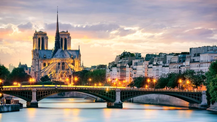 Paris este una dintre destinaţiile europene preferate de români FOTO Air france