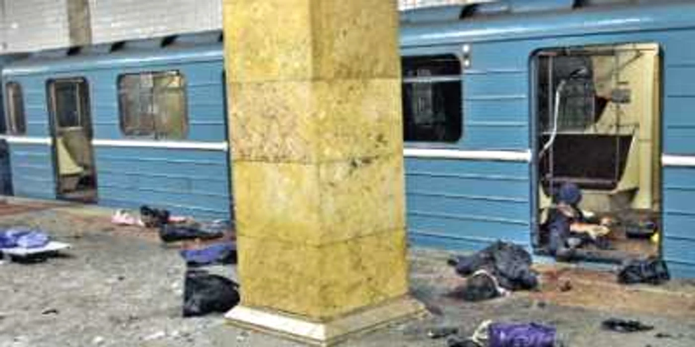 Cele două femei sinucigaşe au ucis 40 de oameni la metroul din Moscova