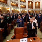 Prima ședință a Camerei Deputaților în noua componență după alegerile parlamentare, la Palatul Parlamentului din București. FOTO Inquam Photos / George Călin