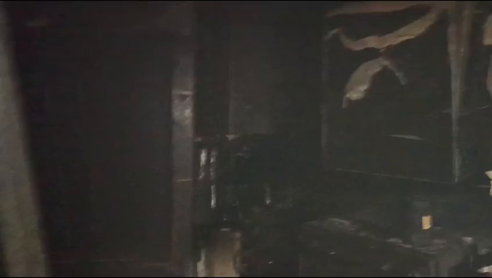 Incendiu într-un bloc din Galați, din cauza unei prize defecte. Locatarii s-au evacuat VIDEO 