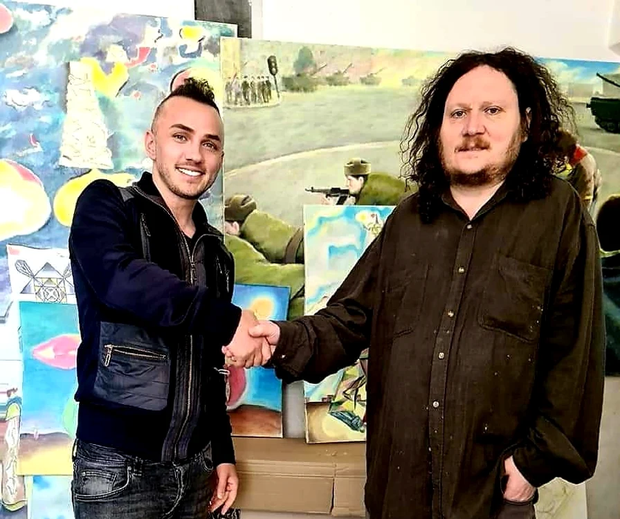 Artistul îşi face, zilnic, sute de selfie-uri
