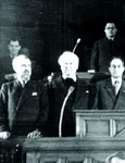 Prezidiul Republicii Populare Române în 1948: Ştefan Voitec, Mihail Sadoveanu, Gheorghe Stere, Constantin Ion Parhon, Ion Niculi (© „Fototeca online a comunismului românesc”)