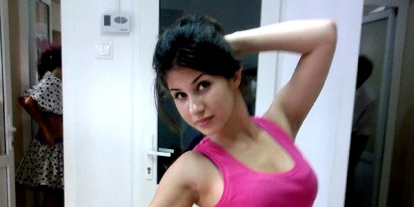 Raluca este obişnuită cu publicul