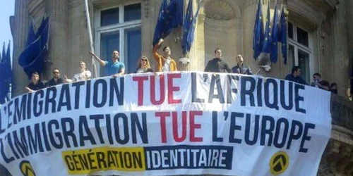 Tineri francezi manifestand impotriva migratiei FOTO Twitter @marc1970normand