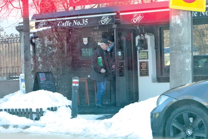 Iordănescu și evaluatorul, la cafeneaua din Cotroceni