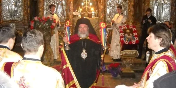 Preasfinţitul Ioachim Băcăuanul a participat la slujba din Arhiepiscopia Romanului şi Bacăului