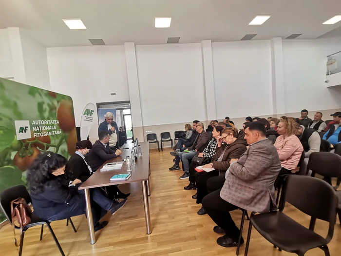 Fermierii din Pleșoiu s-au întâlnit cu reprezentanții ANF FOTo: Alina Mitran