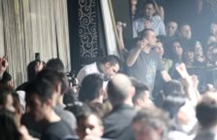 ATB şi-a începutul setul din Obsession în jurul orei 01.00
