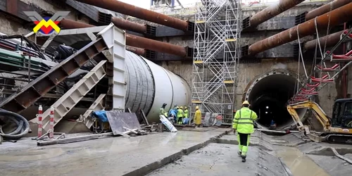 A început săpăturile și utilajul de forat botezat Sfânta Ana Foto Captură video YouTube Magistrala 6 jpg
