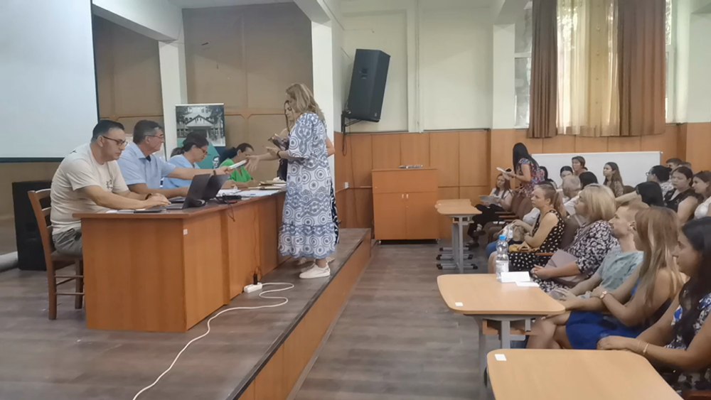Târgul de job-uri din învățământ. „De patru ori am dat concurs, de patru ori notă peste 8, de patru ori am schimbat școala” REPORTAJ VIDEO