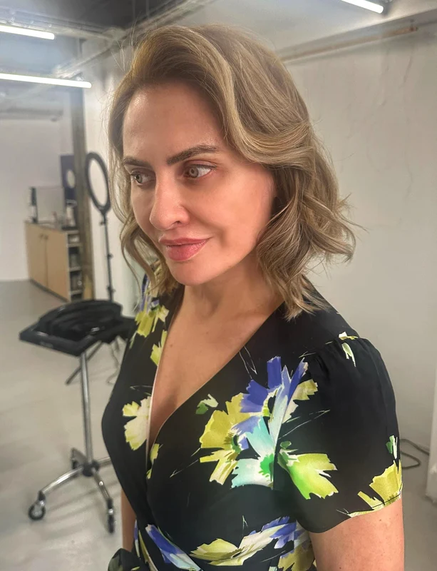 Adina Buzatu are un look nou Sursa Instagram 
