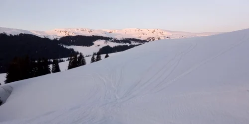 Turist polonez căutat în Munţii Latoriţei de salvamontişti - Vâlcea Foto Marcel Andreescu - Salvamont Voineasa