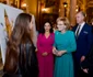 Majestatea Sa Margareta admiră expoziția bursierilor Foto credit Daniel Angelescu