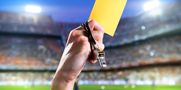 cartonas galben mana arbitru foto shutterstock