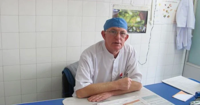 Profesor doctor Corneliu Sabetay, şeful Secţiei de Chirurgie Pediatrică de la Spitalul Judeţean din Craiova.
