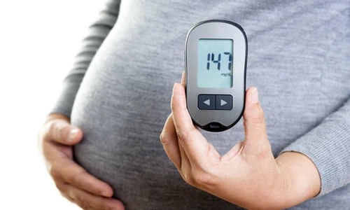 1 femeieinsarcinatacuglucometru 1 jpg jpeg