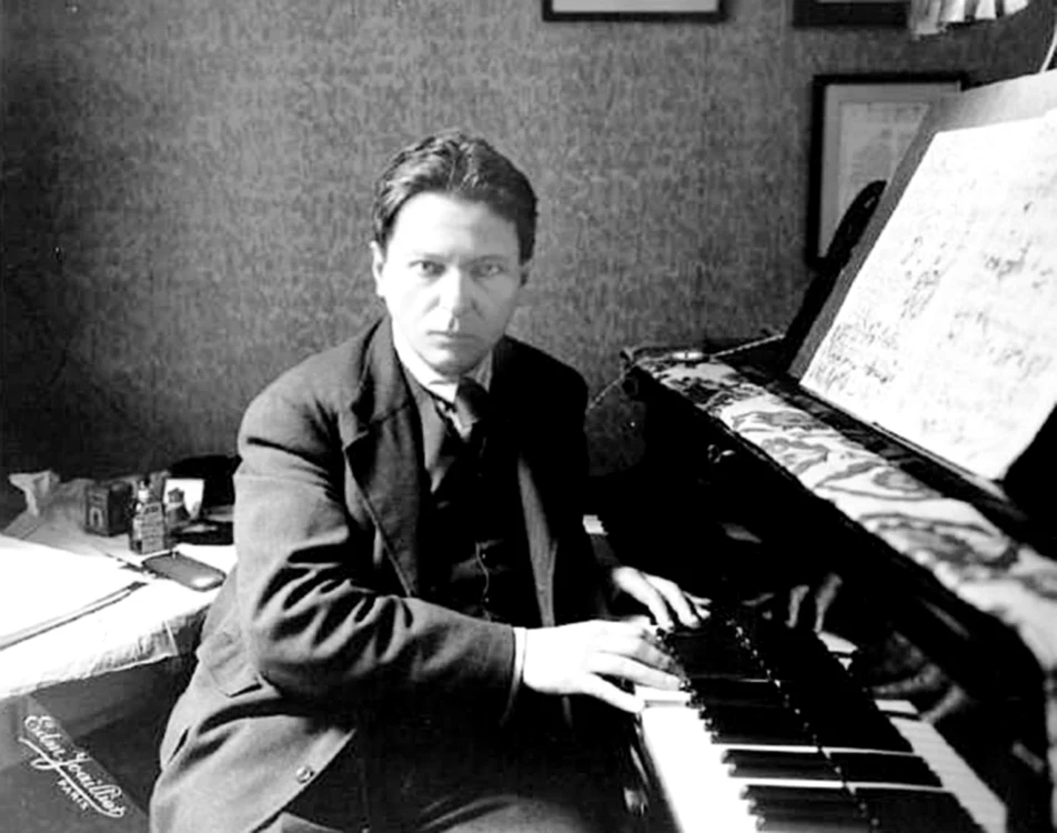 Imagine cu Enescu la pian